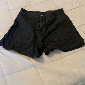 Universal Thread Shorts